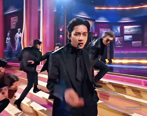 220403-Grammys-5.gif