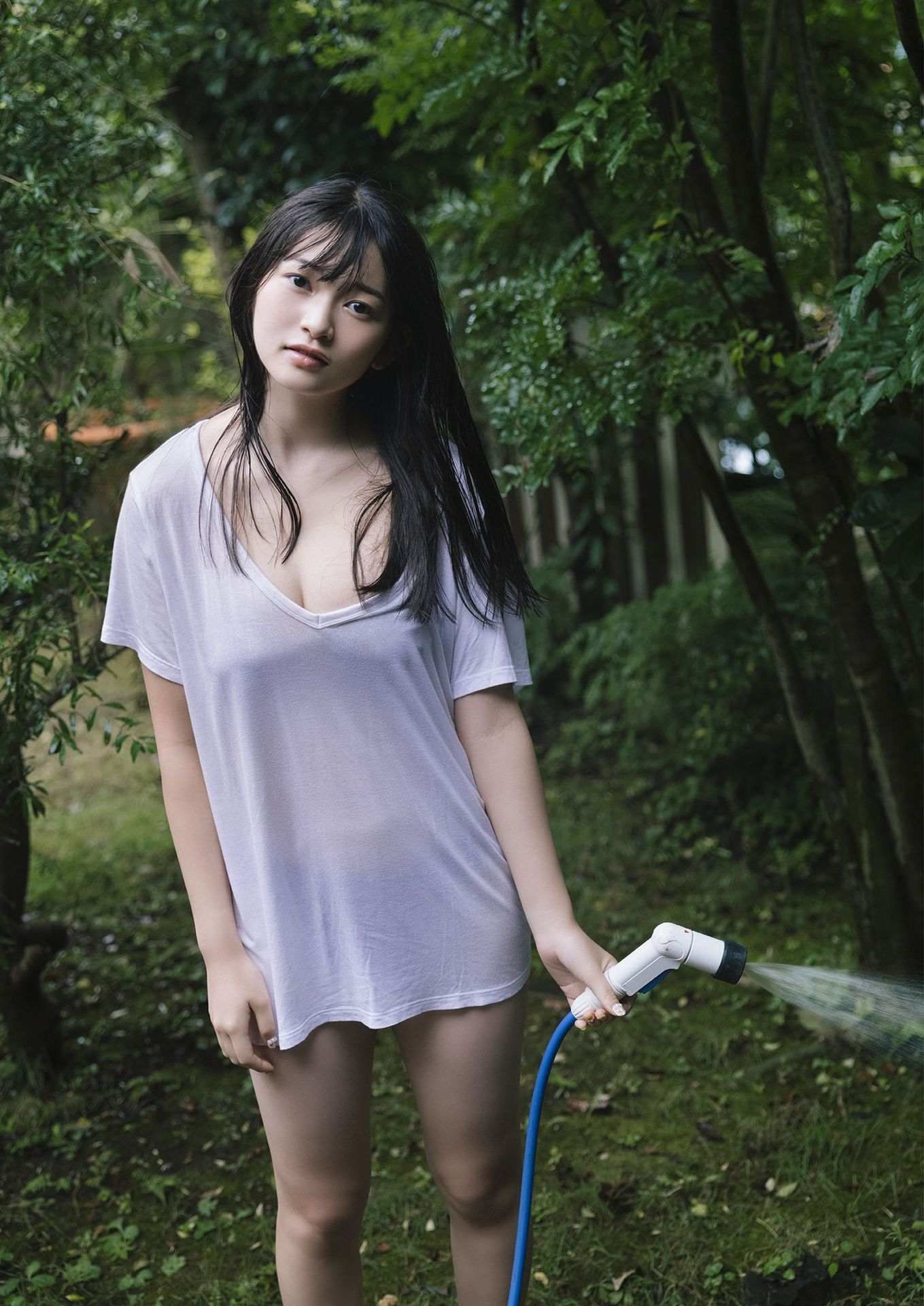 사야마 스즈카(佐山すずか, さやま すずか) - 영 점프 디지털 포토북 2021