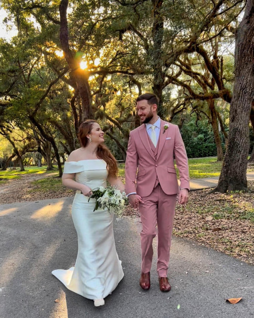 We are one of the best places where you can easily order and rent your perfect tuxedo or suit online. Our designer wedding suits & rentals come in modern styles & colors that are priced to fit your budget. https://www.mygroomsroom.com